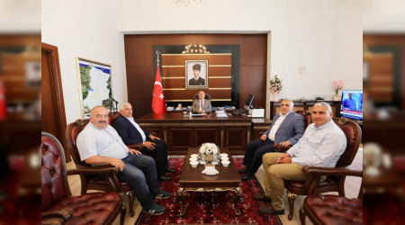 Sakarya 15 Temmuz Milli rade Dernei Ynetiminden Vali Nayir'e Ziyaret