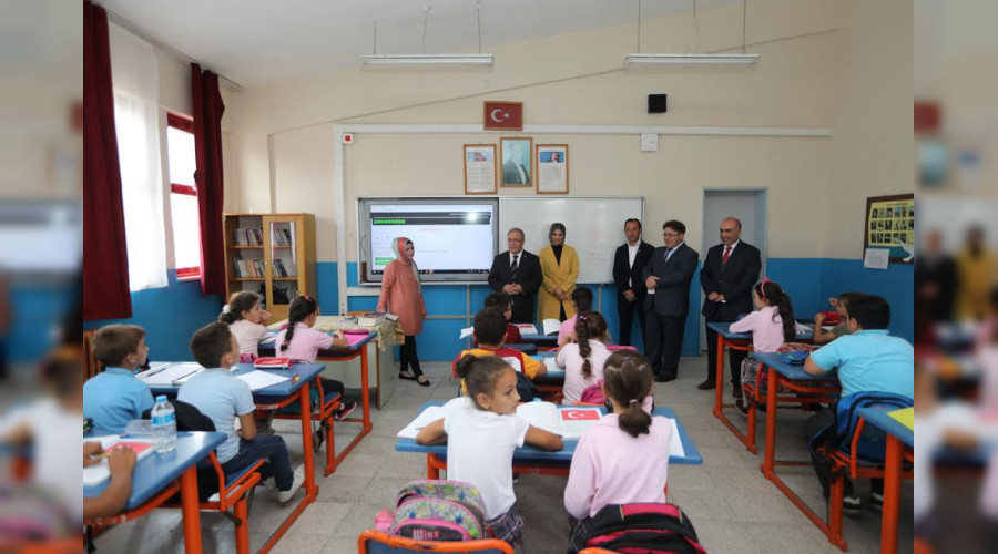 Vali Nayir Yeni Dönemle Birlikte Okul Ziyaretlerine Başladı