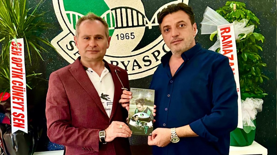 Sakaryaspor'da dostane buluma: Akif Yener ve Bakan Gkhan n bir araya geldi