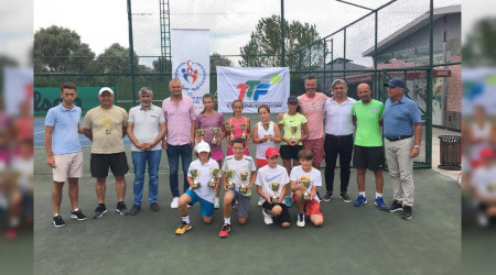 12 Yaş Yaz Kupası Tenis Turnuvası sona erdi.