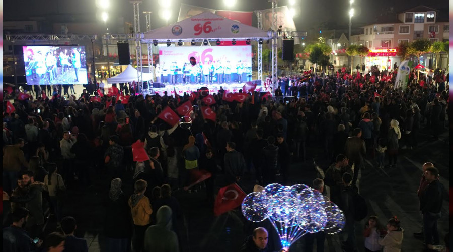 29 Ekim egemenlik ve bamszln semboldr