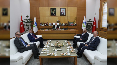 'AK Parti belediyecilii hizmetin addr'