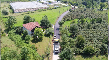 Akyazı ve Karapürçek'te asfalt yenileme çalışmaları başladı
