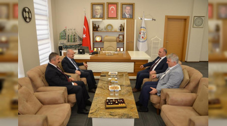 VALİ ÇAKACAK'TAN BAŞKAN KILIÇ'A ZİYARET