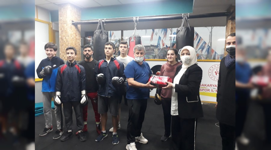 MLLETVEKL ATABEK AMPYONLA BOKS YAPTI