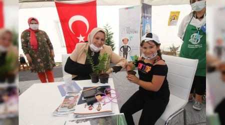 rencilerimiz Festivalde Bitki Dikimi reniyorlar