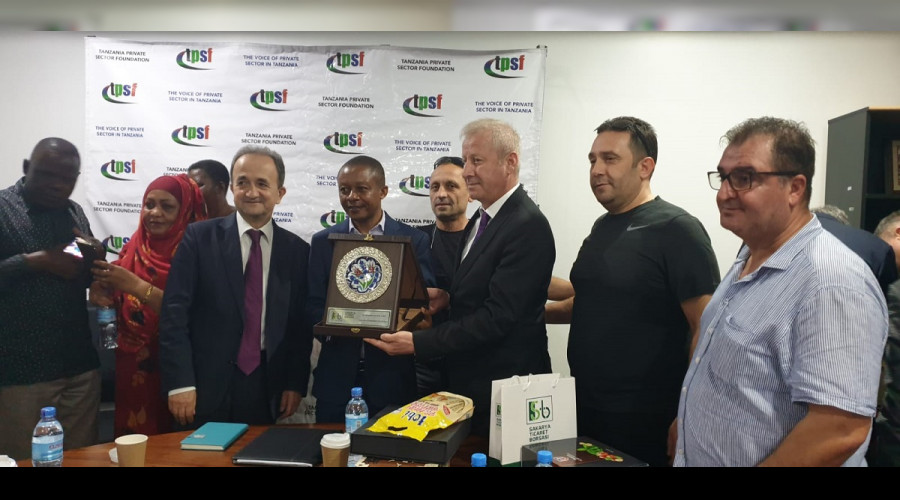 TANZANYA'DA TRK HEYETNE BYK LG
