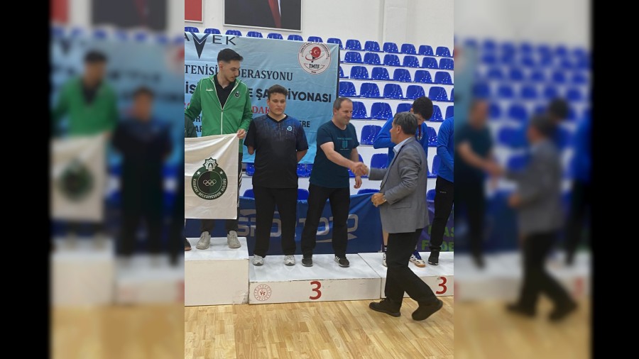 Yenihayat Spor Kulübü Para Masa Tenisi sporcusundan tarihi başarı.
