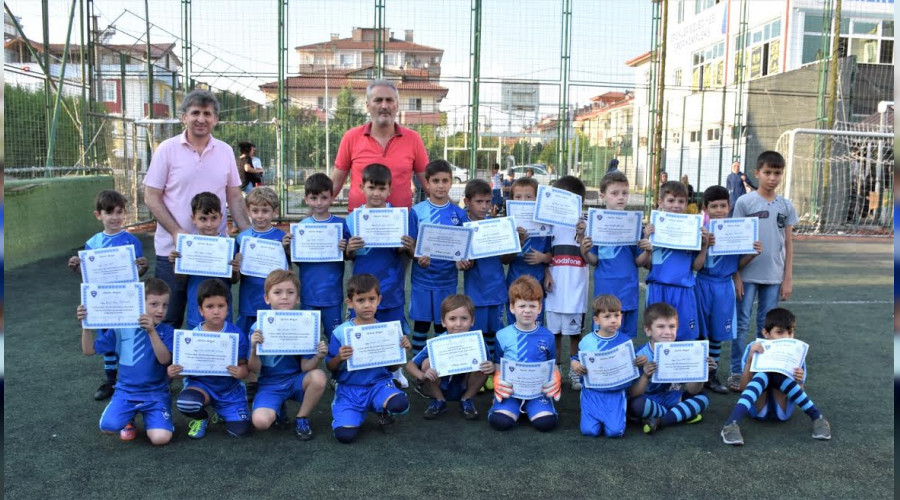 GELECEN YILDIZLARI SERTFKALARINI ALDI