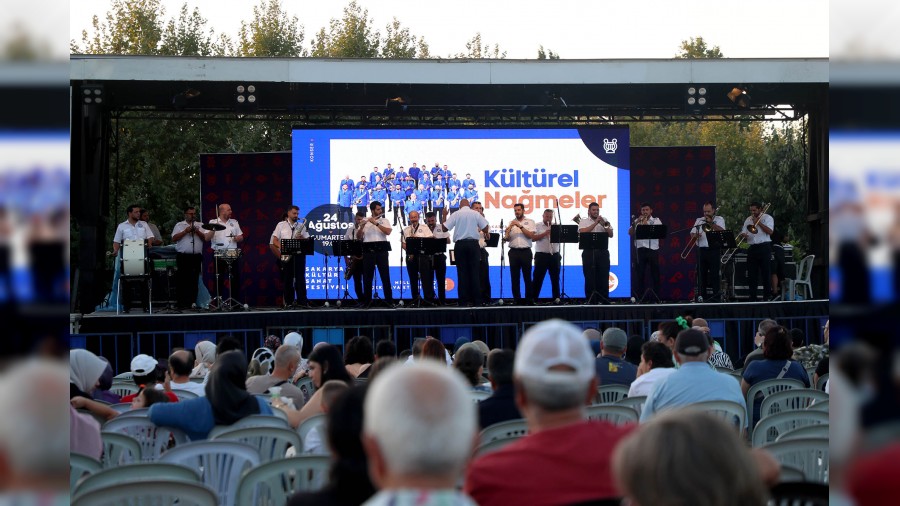 Millet Bahesinde len  tadnda bir cumartesi