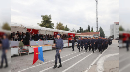 Vali Nayir Askerlerin Yemin Trenine Katld