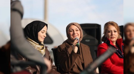 Adapazar��nda ticarette kad�n�n g�c� panellerde konu�uldu