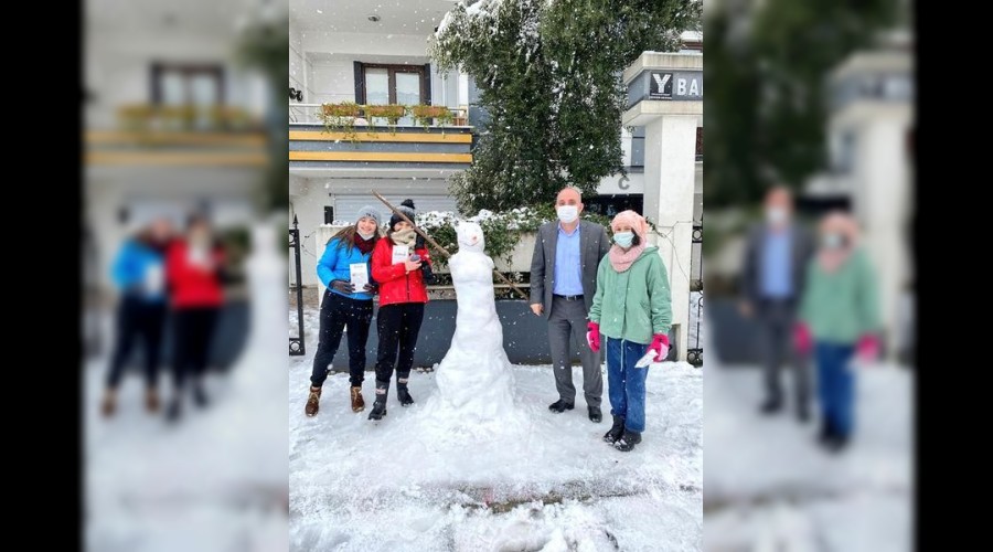 BAKAN KILI OCUKLARIN KAR SEVNCNE ORTAK OLDU