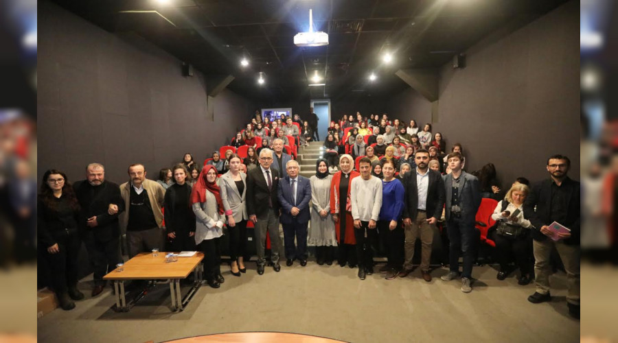 Vali Nayir Anadolu Mektebi Yazar Okumaları Paneline Katıldı
