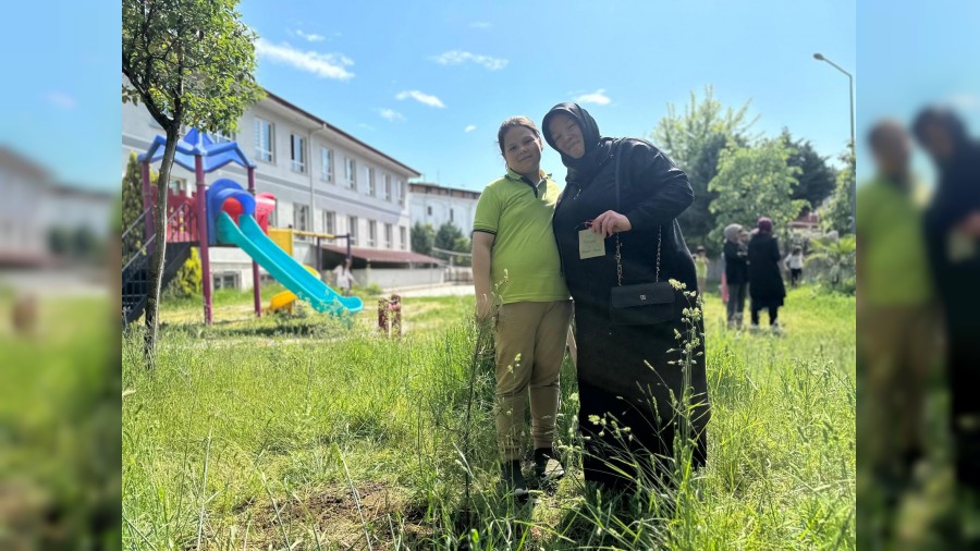 Anneler Gnne Doaya Armaan: Fidanlar Toprakla Bulutu