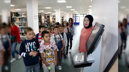 Minik maceracılar kütüphanede buluştu