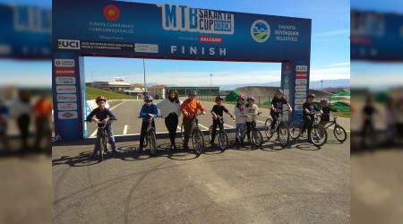 Minik öğrenciler Bisiklet Vadisi'nde öğrendi