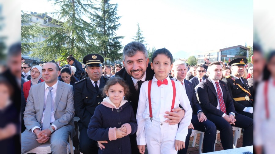 Sapanca’da Cumhuriyetin 102. Yılı Büyük Bir Coşkuyla Kutlandı