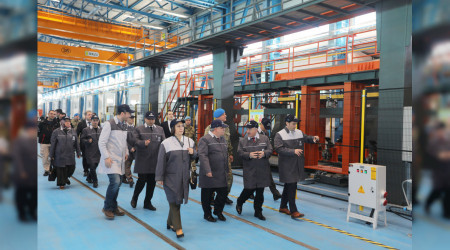 Vali Nayir Bakanlık Yetkilileri İle Birlikte TÜVASAŞ'ta Temaslarda Bulundu