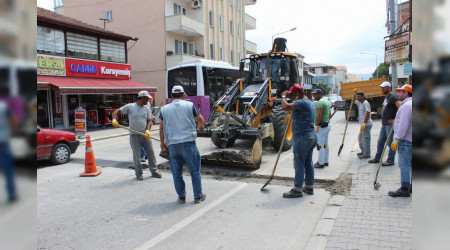 Arifiye'de Bozulan Yollar Hzla Onarlyor?