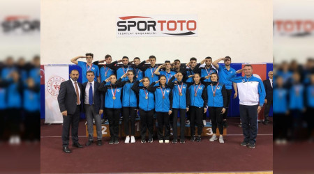 Büyükşehirli karatecilerden 14 madalya