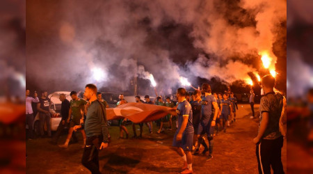 KUPALARINI BA�KAN KILI�'TAN ALDILAR