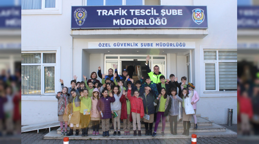 renciler Sakarya Emniyet Mdrln Ziyaret Etti
