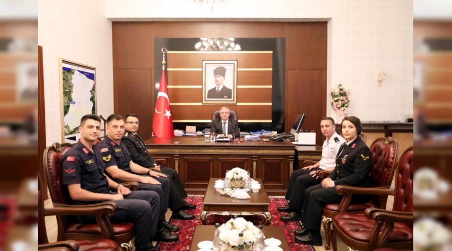 Vali Nayir 180. Ya��na Giren Jandarma Te�kilat� Mensuplar�n� Kabul Etti