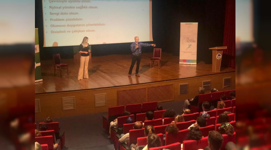 Birinci S�n�f ��retmenlerine ?Okul Ba�l�yor' E�itimi