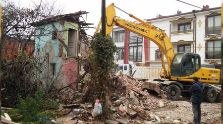 ERENLER'DE METRUK BNALARIN YIKIMI SRYOR