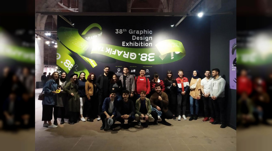 Grafik Tasar�mlar� �ncelediler