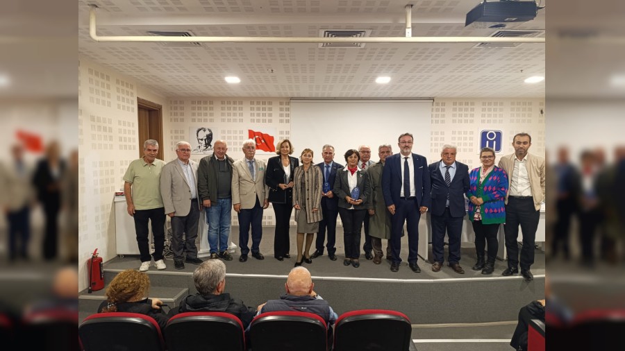 Vatan ve Hrriyet Dernei'nden TMMOB'da Kritik 'Cumhuriyet' Paneli