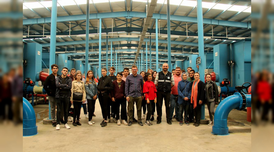 ��renciler �ehrin farkl� adreslerine temas ediyor