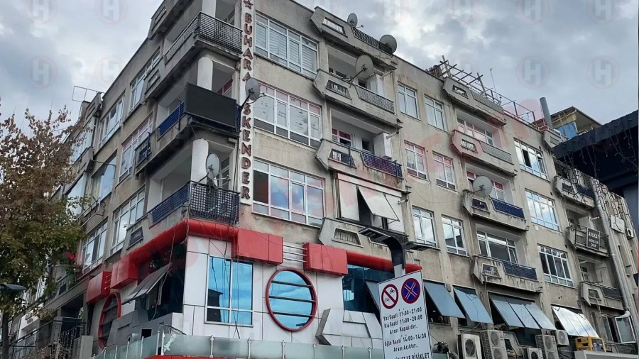 SAKARYA�DA VATANDA�LAR HALA HASARLI YAPILARDA YA�IYOR