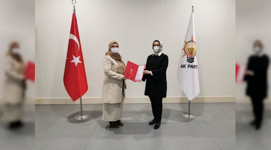 AK Kadnlar Kongre ncesi Bulutu