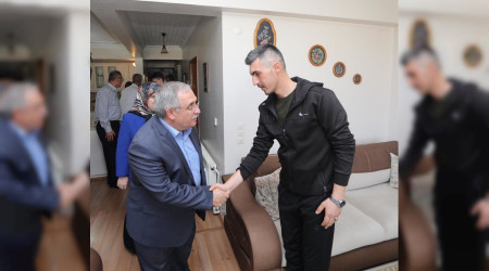 Vali Nayir İdlib Gazisini Evinde Ziyaret Etti