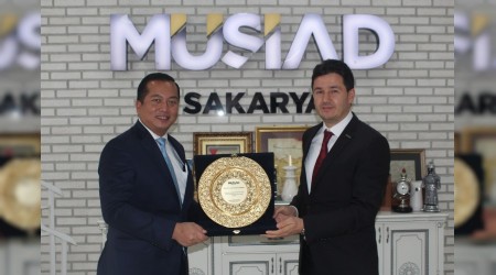 Endonezya Ankara B�y�kel�isi Sakarya Ba�kan� �smail Filizfidano�lu�nu ziyaret etti