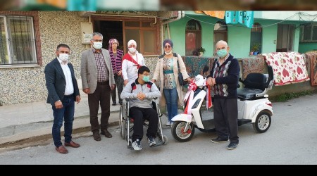 Erenler Kzlaydan yzleri gldren hediye
