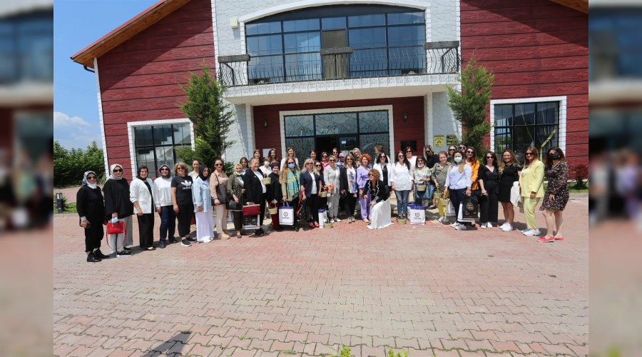 Sakarya Kad�n Giri�imciler Kurulu Do�u Marmara B�lgesi Kad�n Giri�imcileri A��rlad�