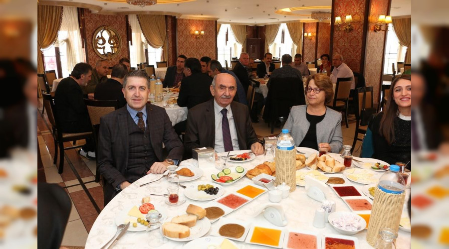 Serdivan Anadolu Lisesi'nde retmenler Gn Cokusu