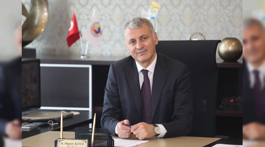 Bakan Altu'dan 100. Yl mesaj