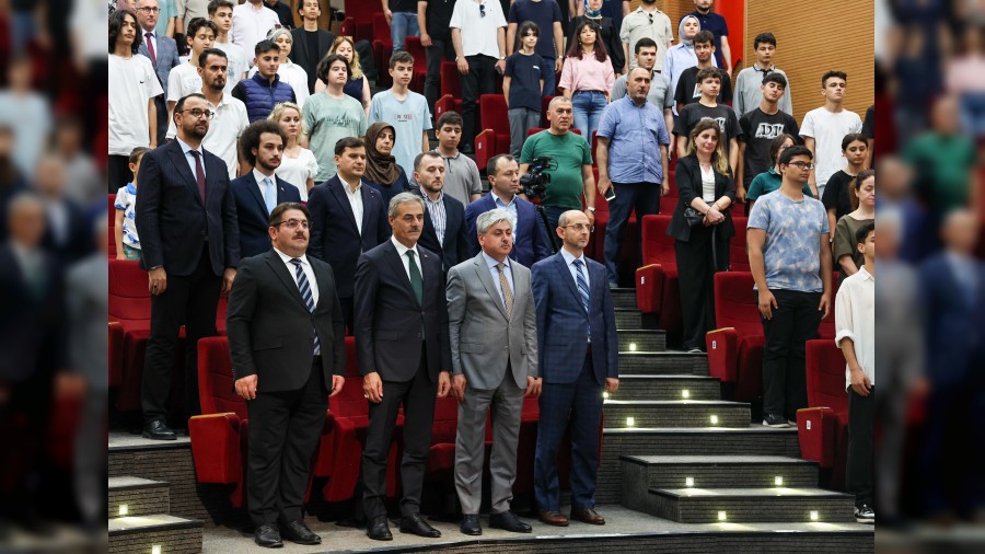 “Takip eden değil, tasarlayan, üreten, yön veren bir gençliğimiz var”