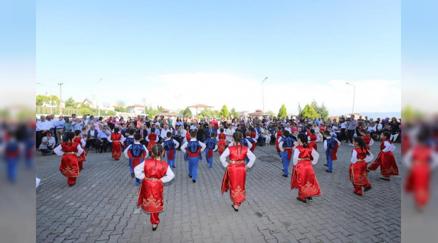 Yenikent Halk Eitimi Merkezi Mdrlnn Ylsonu Sergisi Ald
