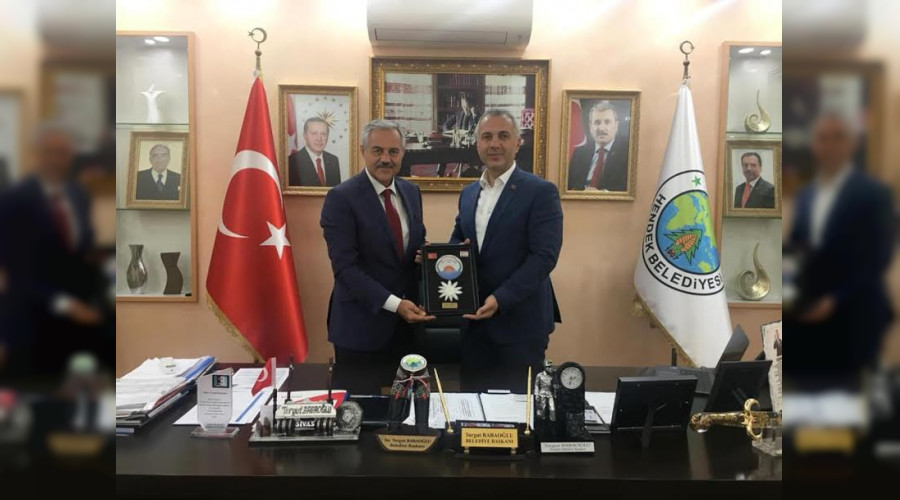 Bakan Babaolu resmi  temaslar iin KKTC'de