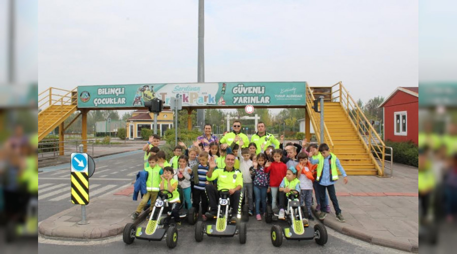 ocuklar Trafik Park'ta Murat Aabeyleri ile ok elendi.