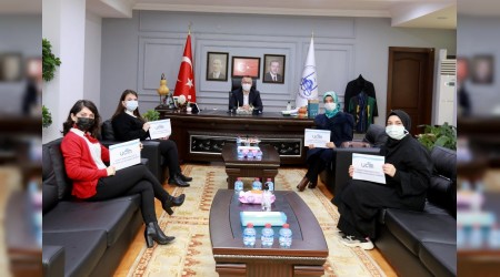 UC�M Sakarya Adapazar� Belediye Ba�kan� Mutlu I�IKSU�yu makam�nda ziyaret etti