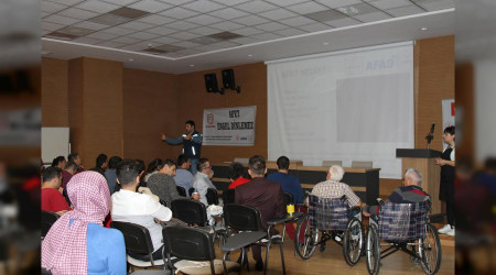 Engelli bireylere afet eitimi