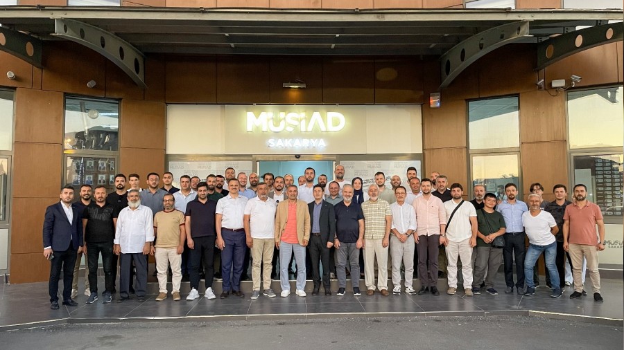 MSAD Sakarya'da "Krizler Yzylnda adam Olmak" Konferans