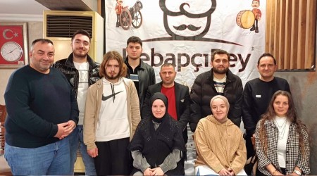 Levent Candan, iftar programlarnn ikinci bulumasn Serdivan Kebapbeyde gerekletirdi