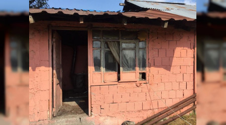 K�MSE �ARES�Z VE YALNIZ DE��L